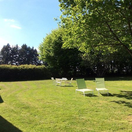 Les Landes Hotel Saint-Pardoux-Corbier Екстериор снимка