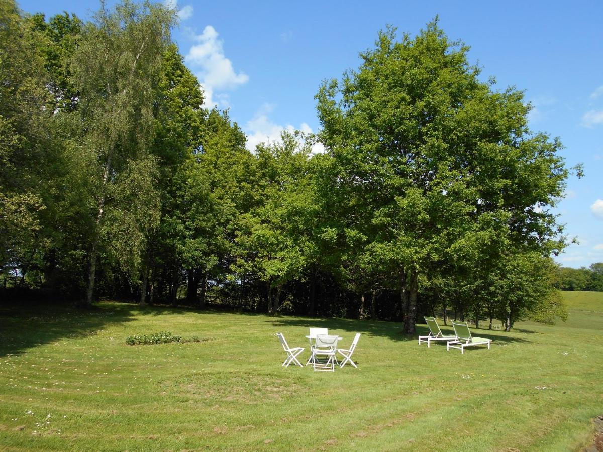 Les Landes Hotel Saint-Pardoux-Corbier Екстериор снимка