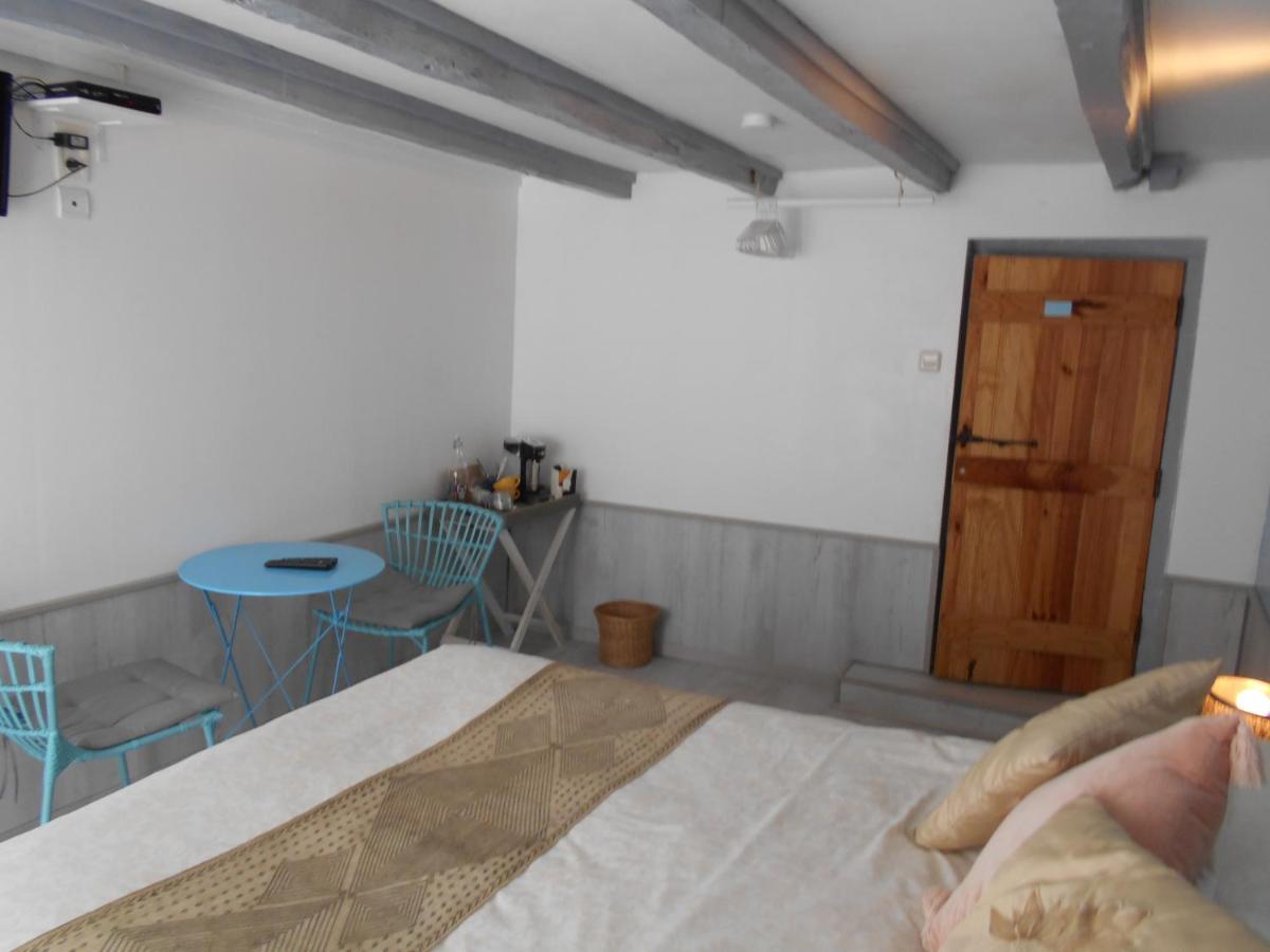 Les Landes Hotel Saint-Pardoux-Corbier Екстериор снимка